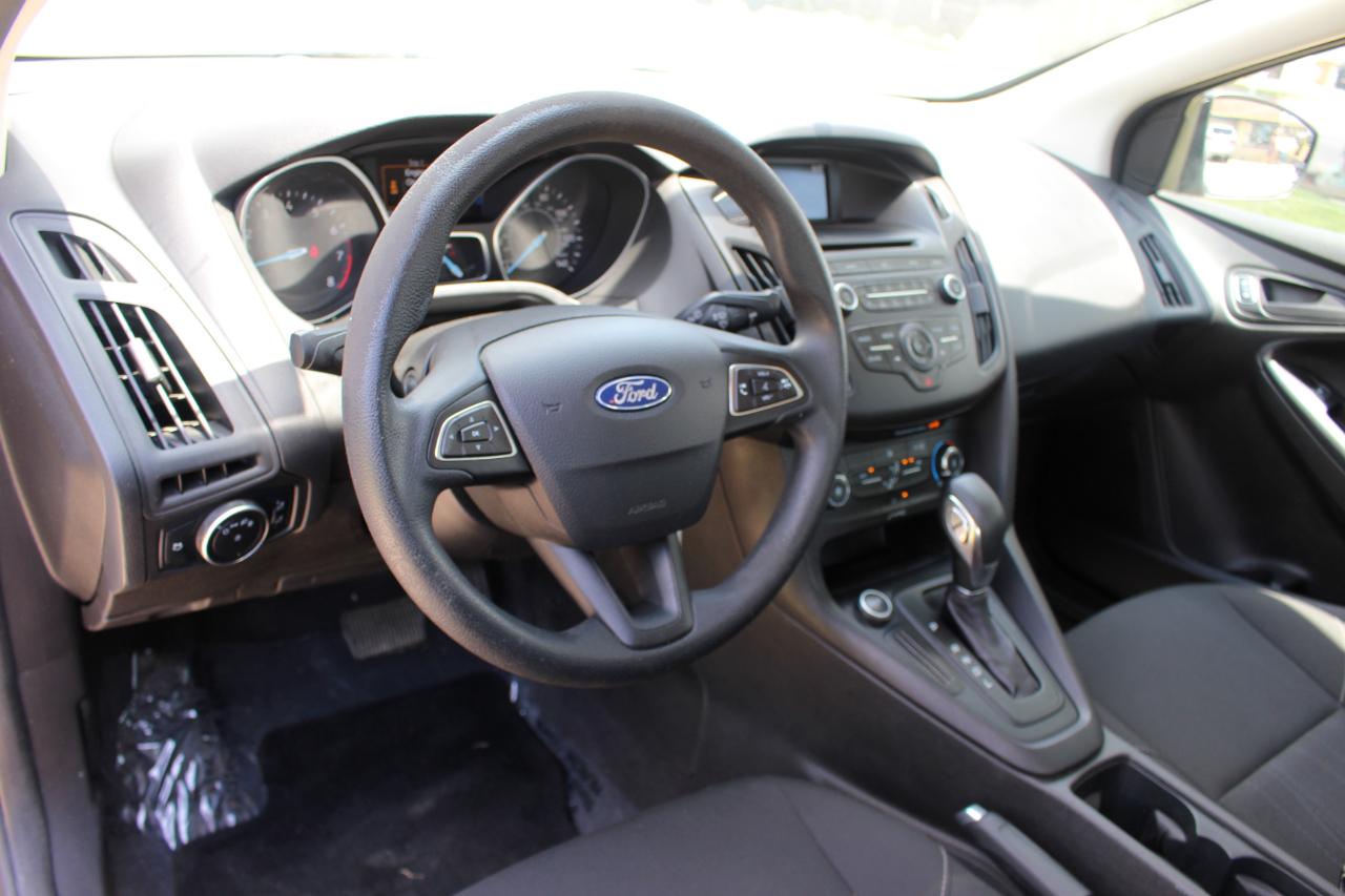 Ford Focus S Sedan 2016