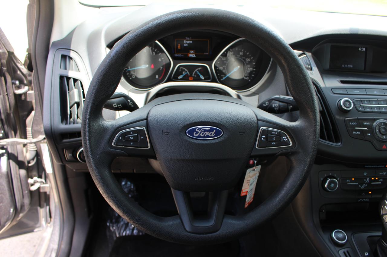 Ford Focus S Sedan 2016