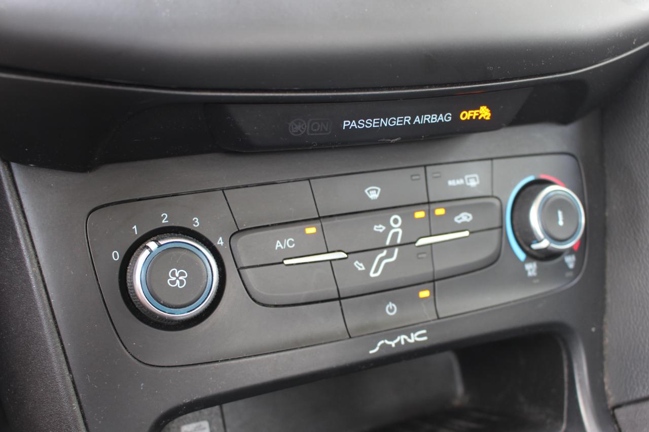 Ford Focus S Sedan 2016