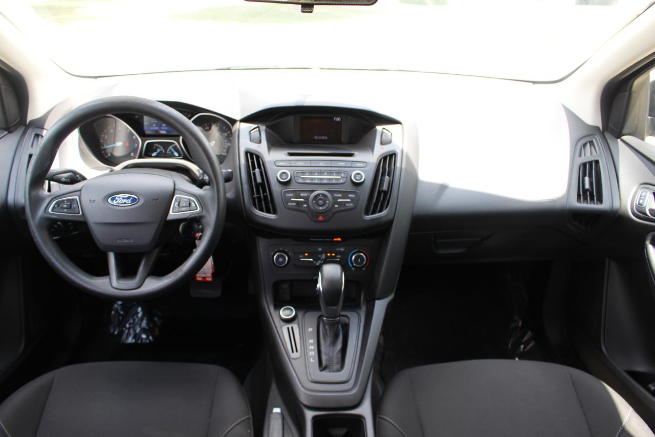 Ford Focus S Sedan 2016