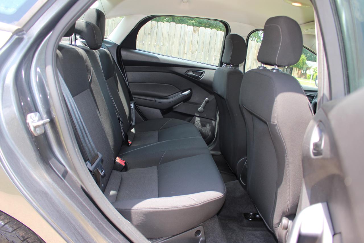 Ford Focus S Sedan 2016