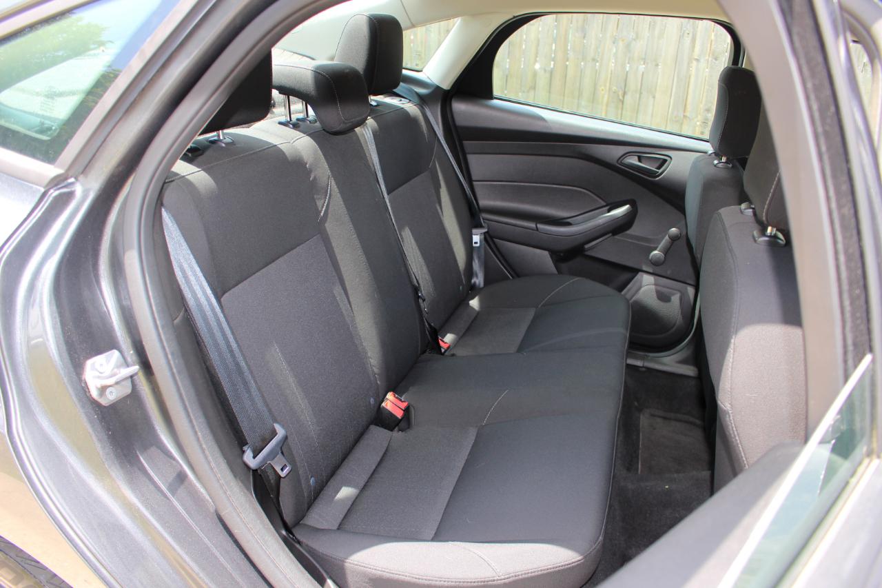 Ford Focus S Sedan 2016