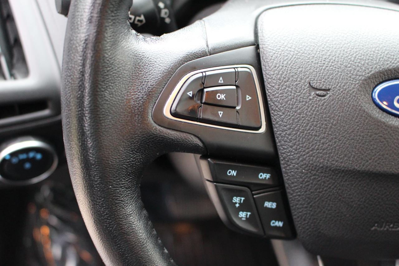 Ford Focus SE Sedan 2015