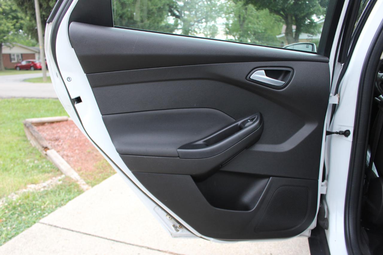 Ford Focus SE Sedan 2015