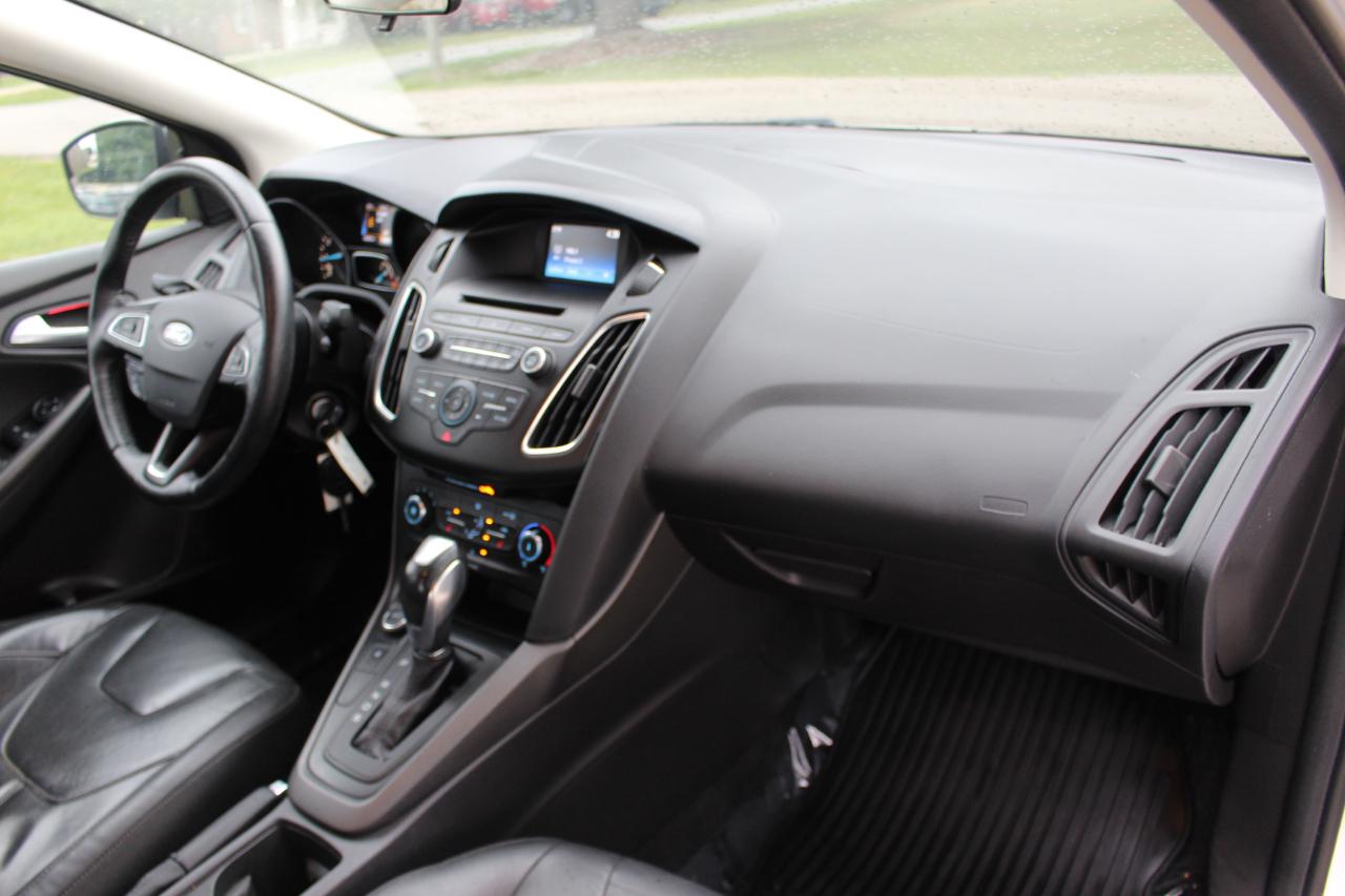 Ford Focus SE Sedan 2015
