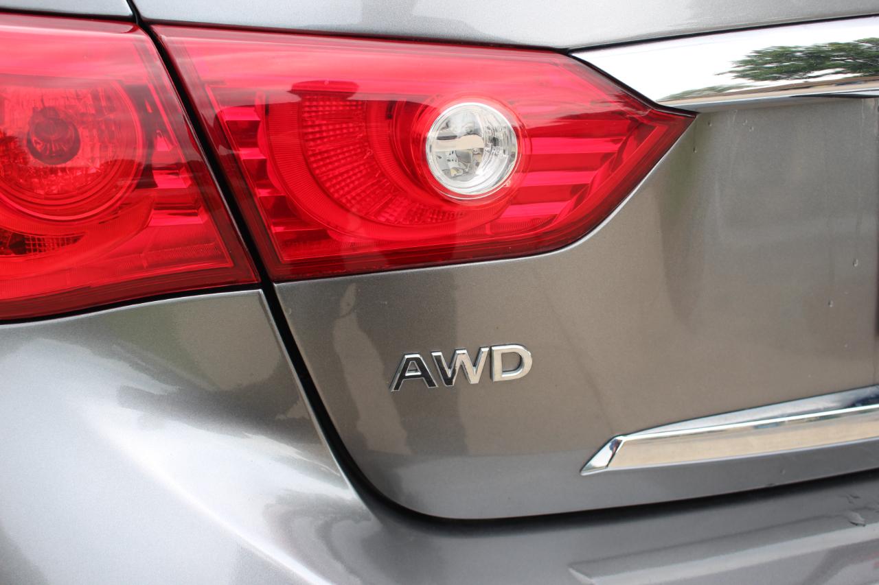 Infiniti Q50 Premium AWD 2014