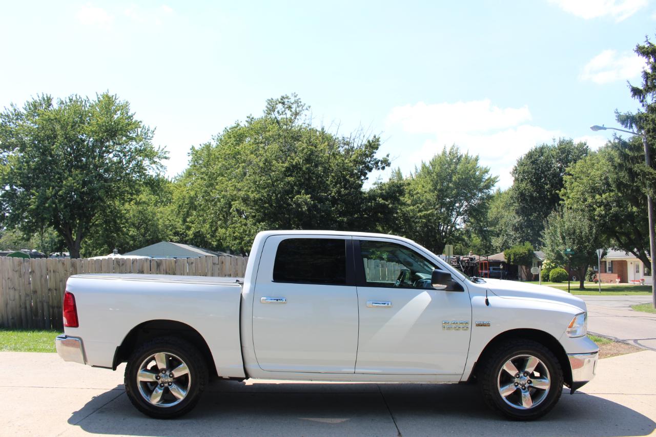 RAM 1500 Big Horn Crew Cab 4WD 2016