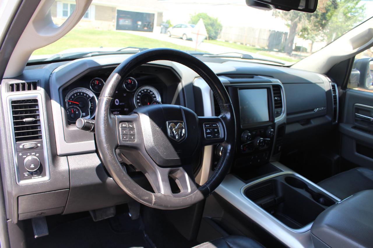 RAM 1500 Big Horn Crew Cab 4WD 2016