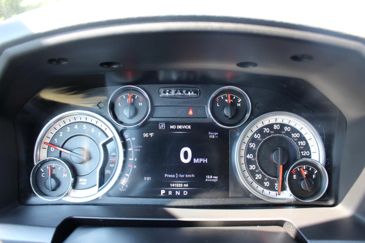RAM 1500 Big Horn Crew Cab 4WD 2016