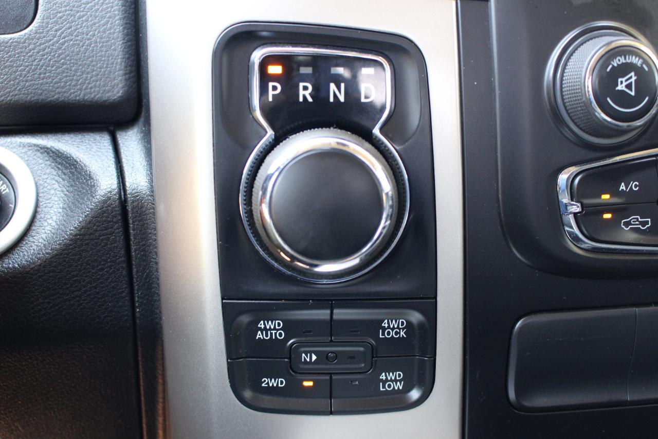 RAM 1500 Big Horn Crew Cab 4WD 2016