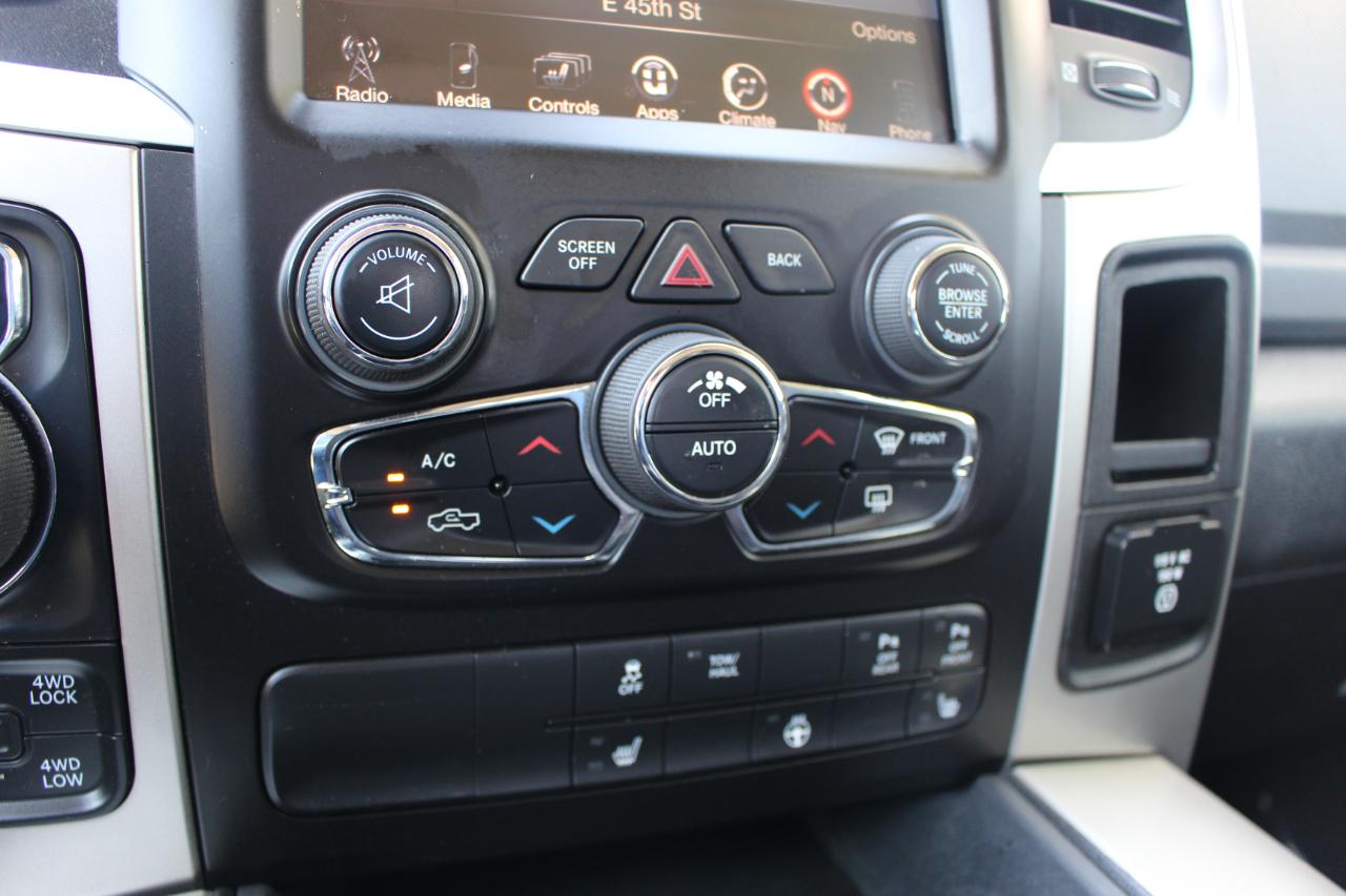 RAM 1500 Big Horn Crew Cab 4WD 2016