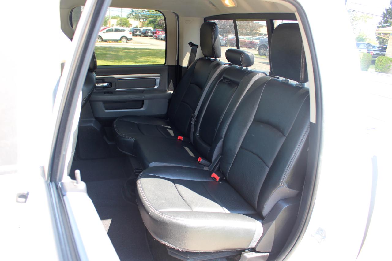 RAM 1500 Big Horn Crew Cab 4WD 2016