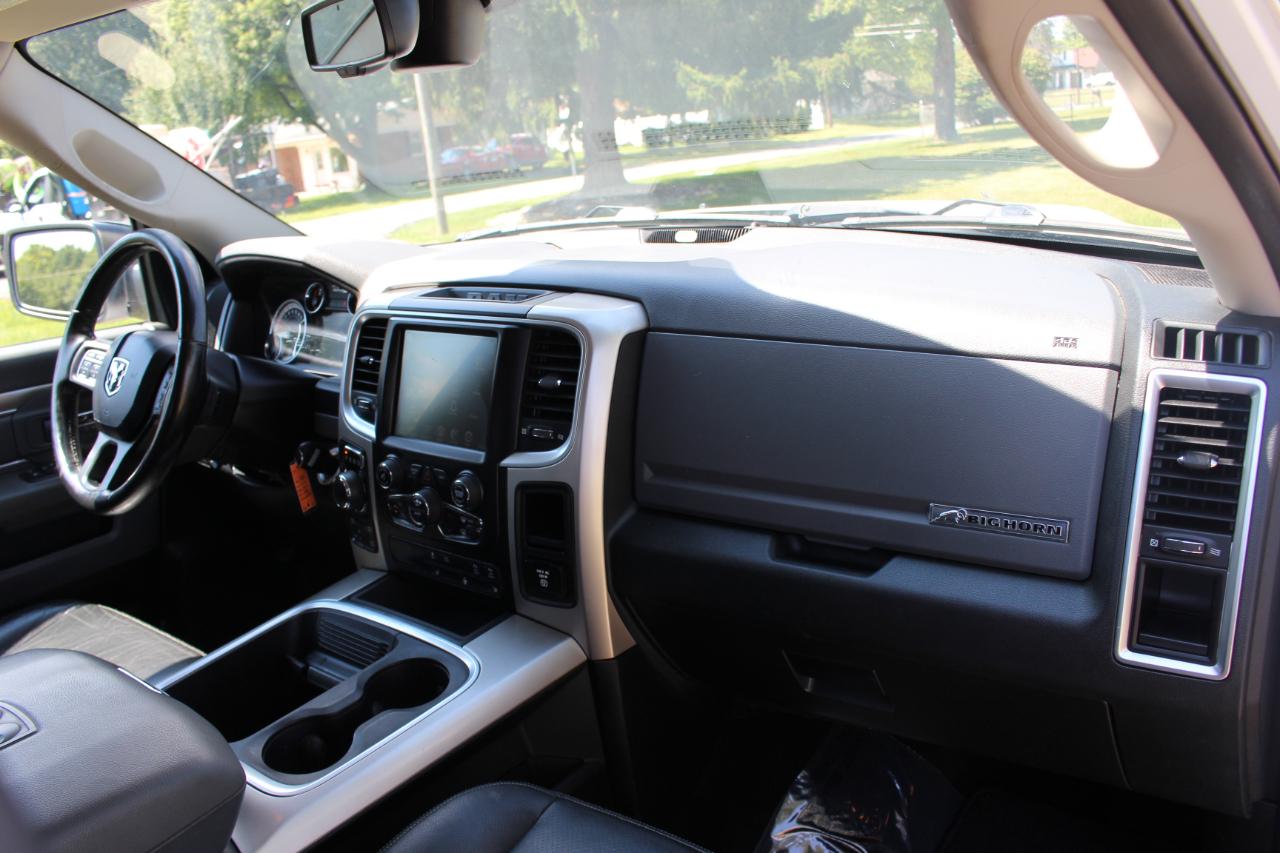 RAM 1500 Big Horn Crew Cab 4WD 2016