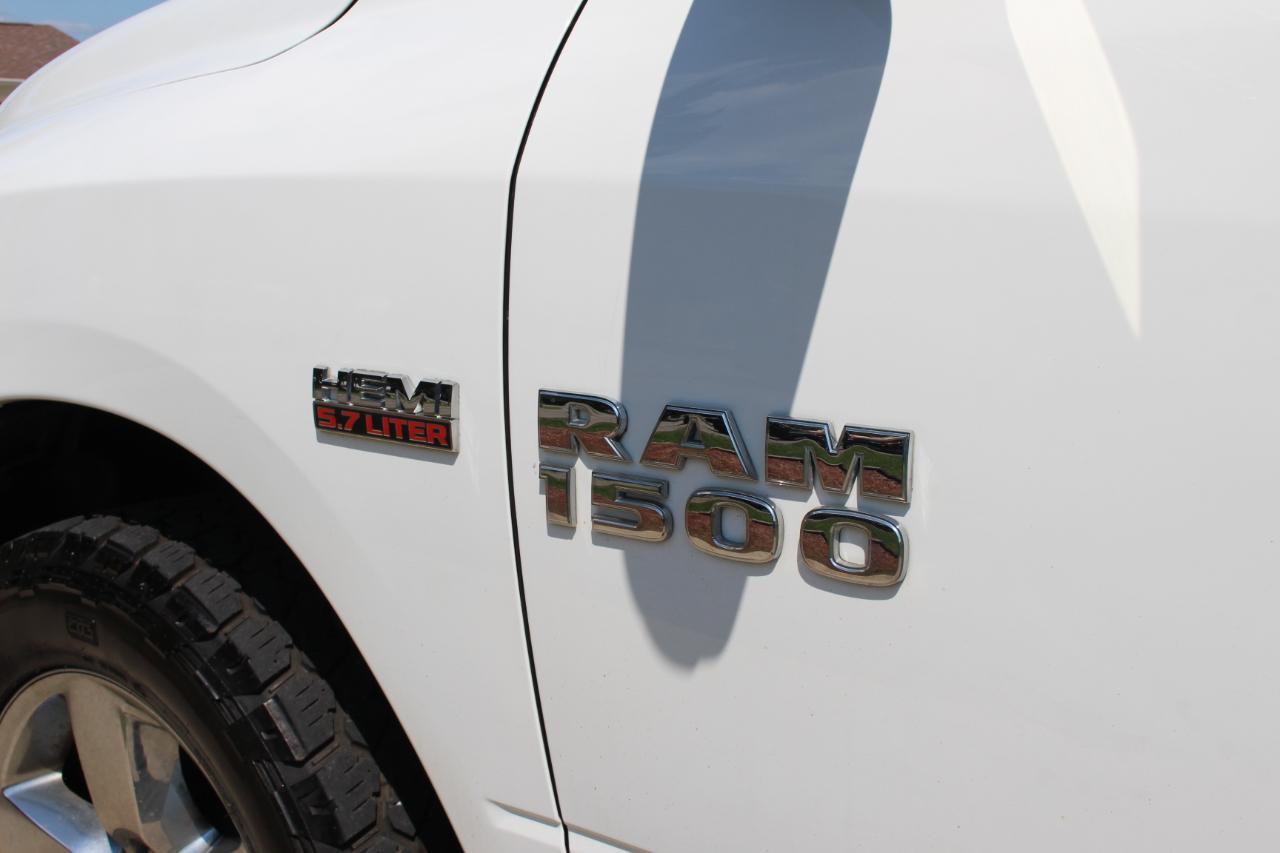 RAM 1500 Big Horn Crew Cab 4WD 2016