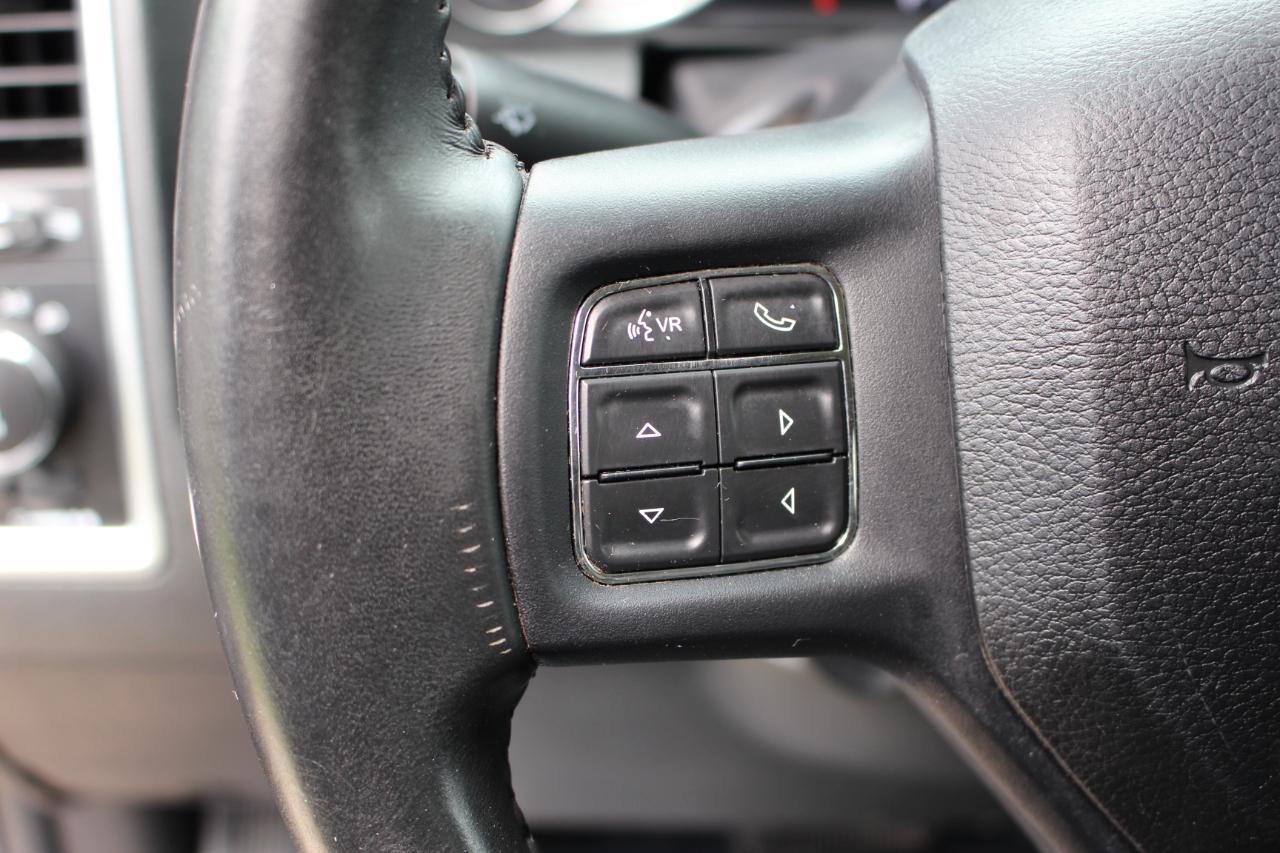 RAM 1500 Big Horn Crew Cab SWB 4WD 2016