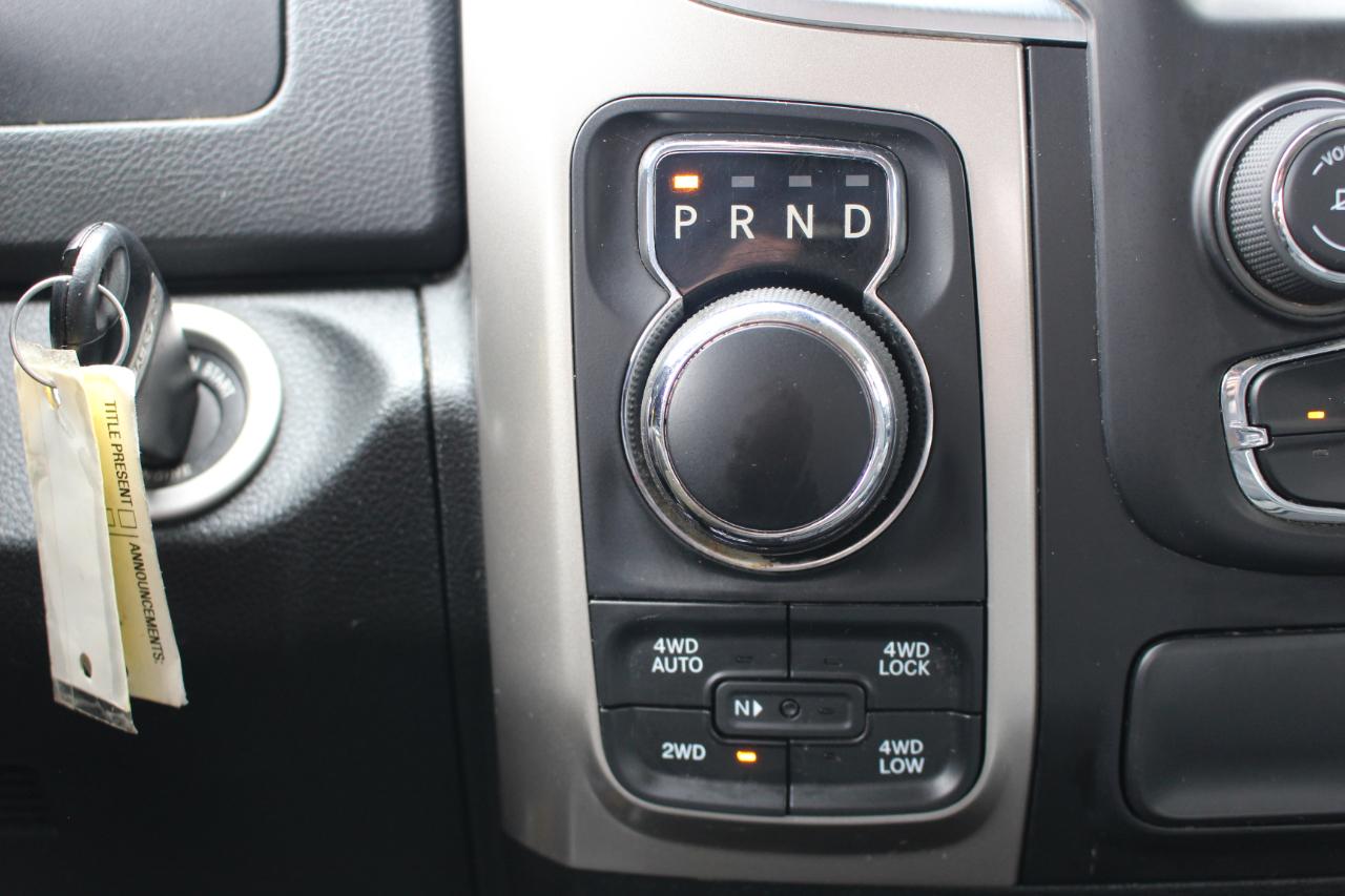 RAM 1500 Big Horn Crew Cab SWB 4WD 2016
