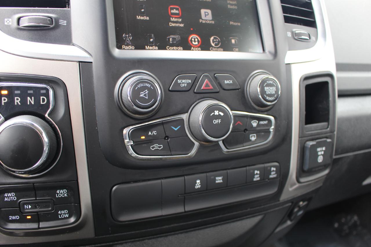 RAM 1500 Big Horn Crew Cab SWB 4WD 2016