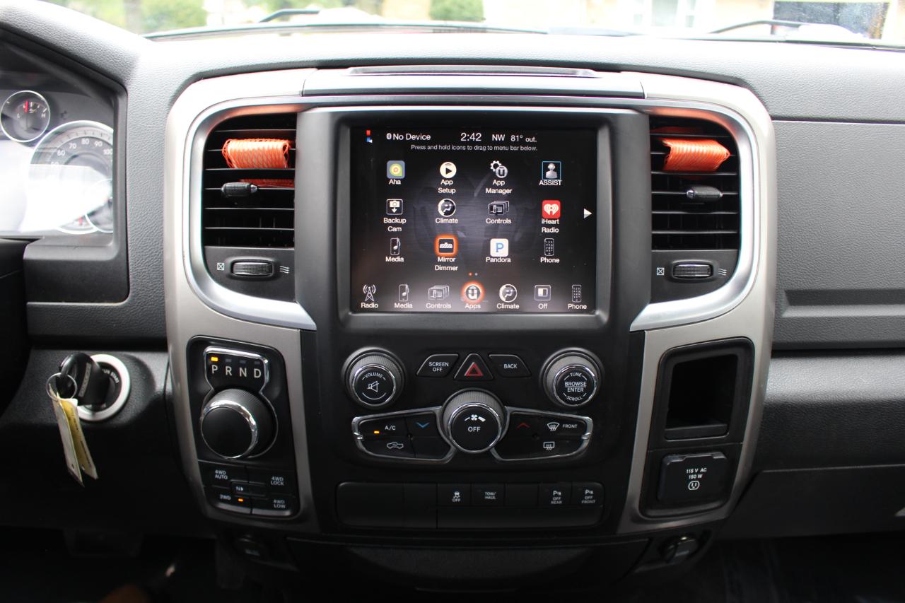 RAM 1500 Big Horn Crew Cab SWB 4WD 2016