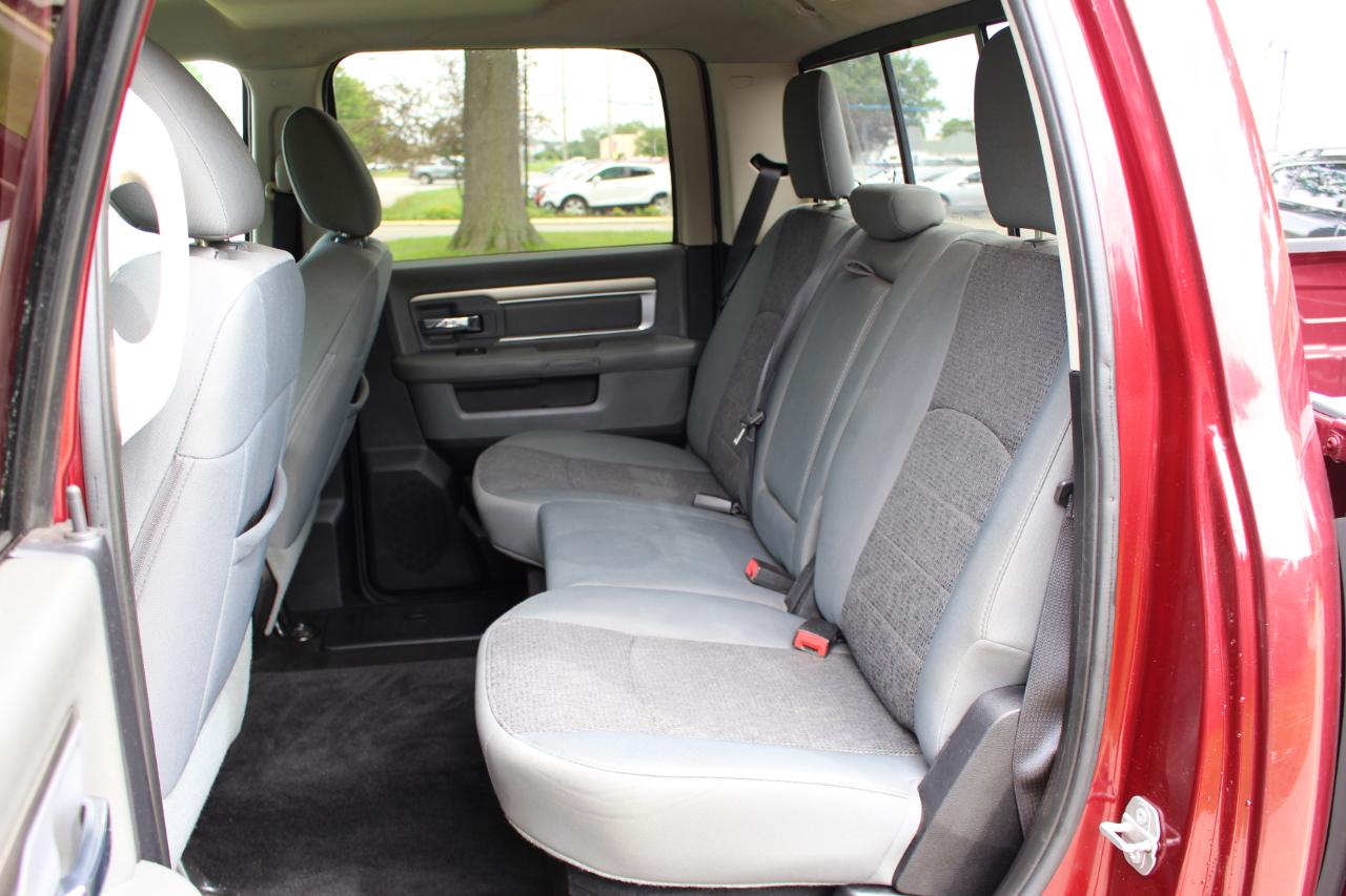 RAM 1500 Big Horn Crew Cab SWB 4WD 2016
