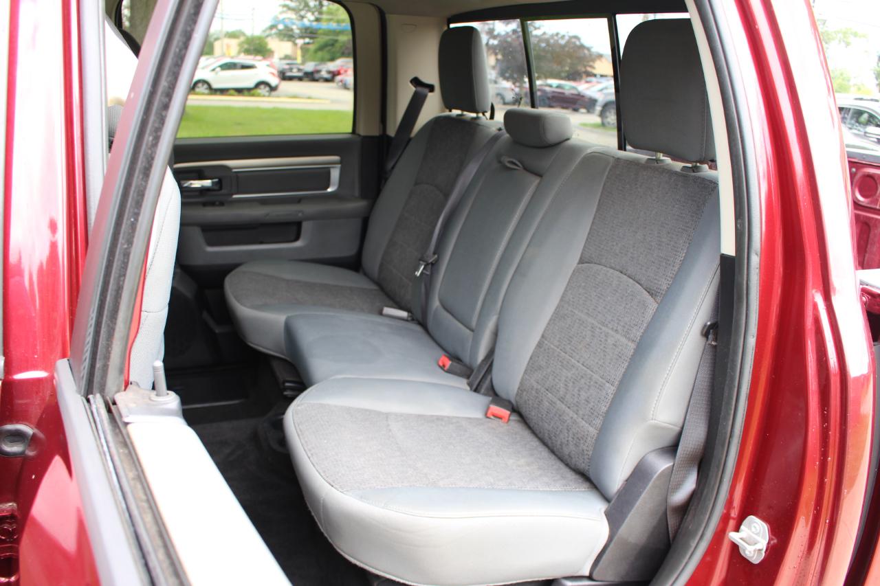 RAM 1500 Big Horn Crew Cab SWB 4WD 2016