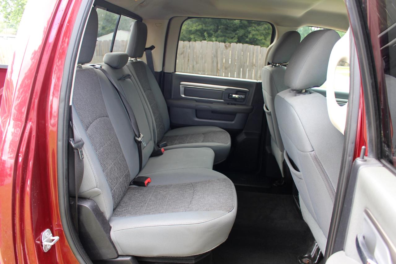 RAM 1500 Big Horn Crew Cab SWB 4WD 2016