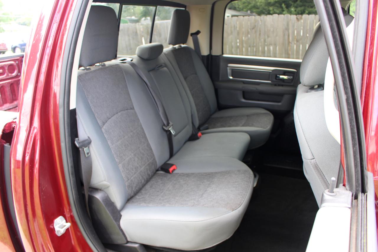 RAM 1500 Big Horn Crew Cab SWB 4WD 2016