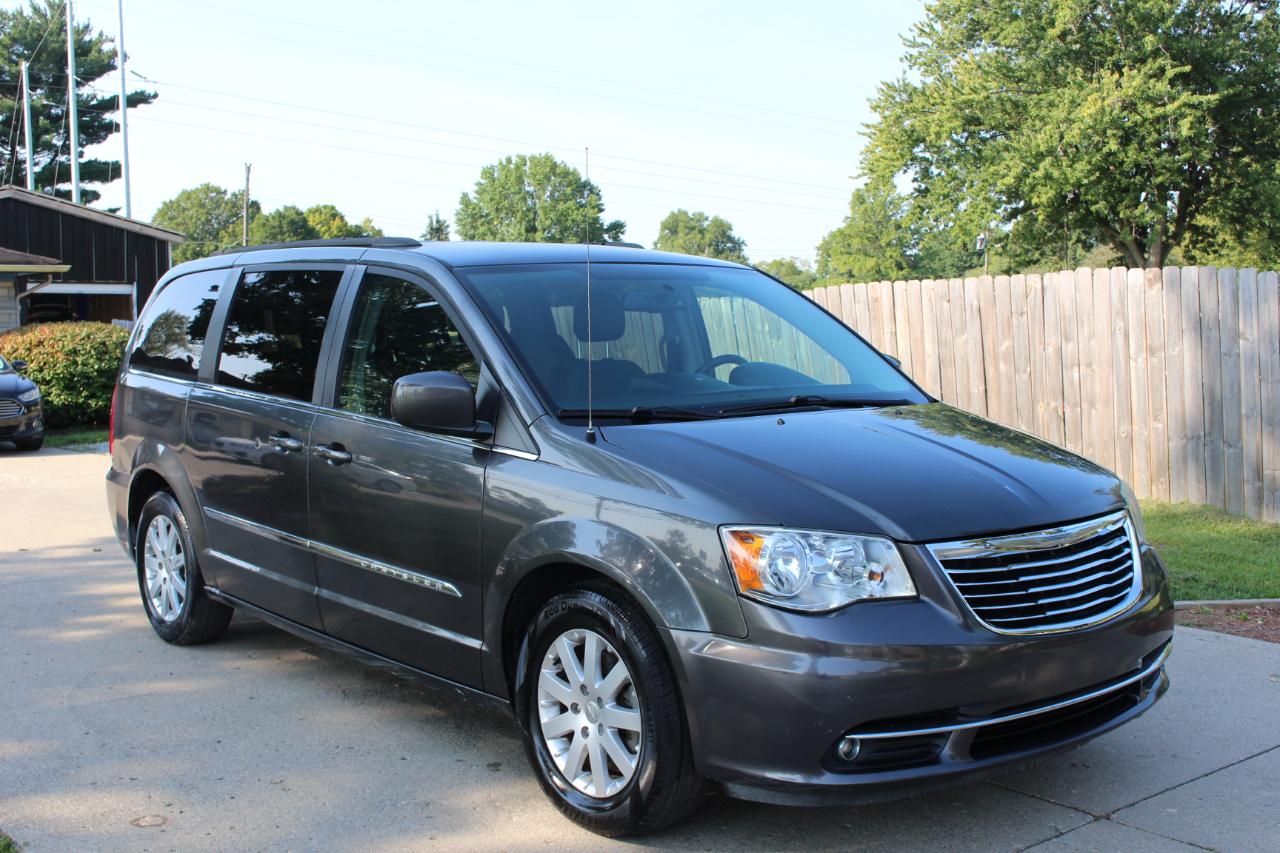 Chrysler Town & Country Touring 2016