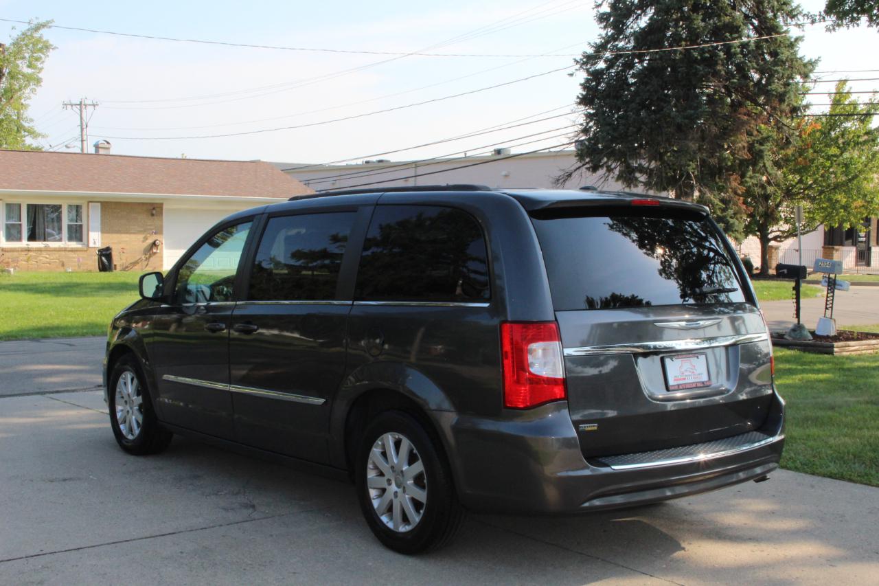 Chrysler Town & Country Touring 2016