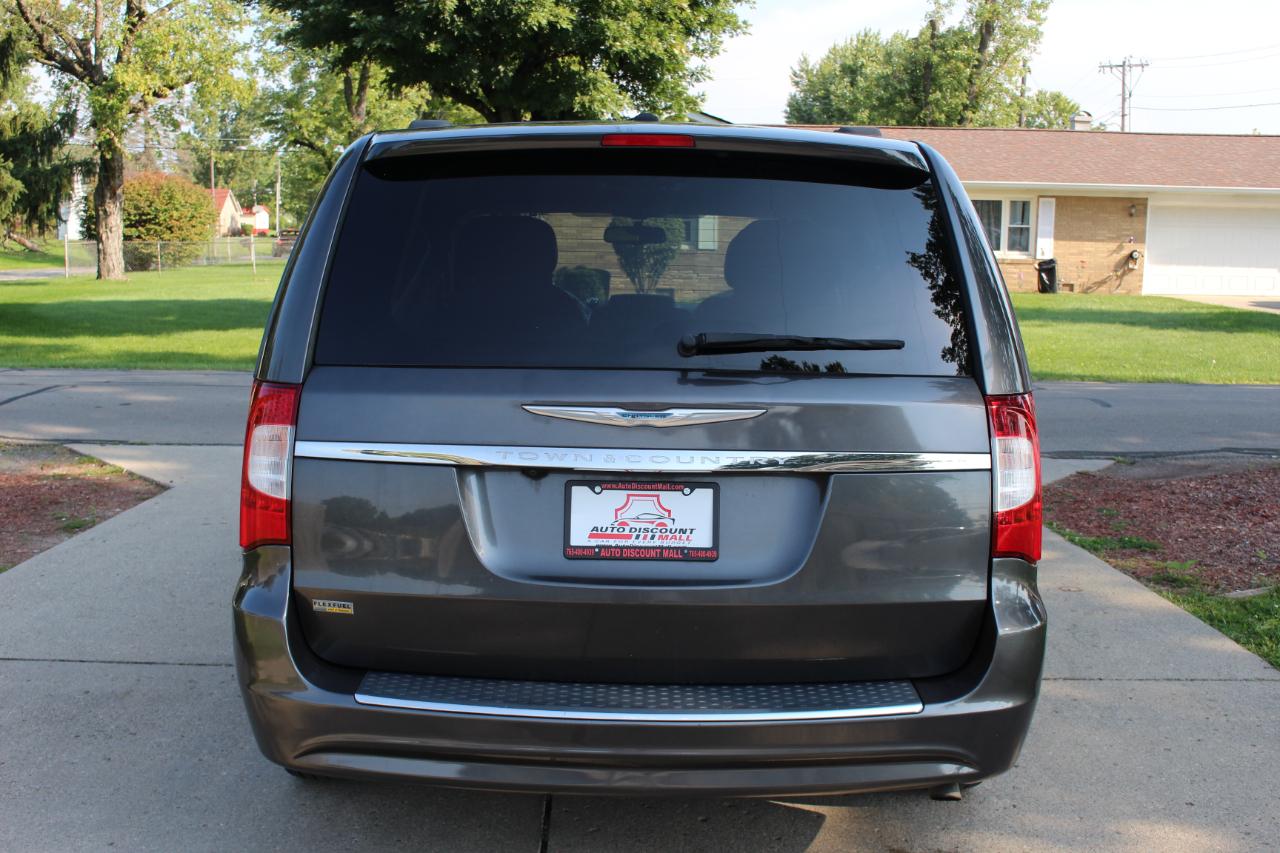 Chrysler Town & Country Touring 2016