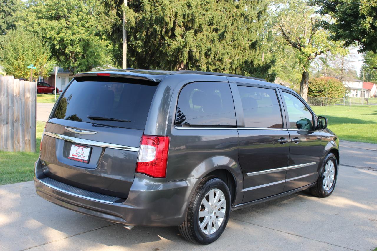 Chrysler Town & Country Touring 2016