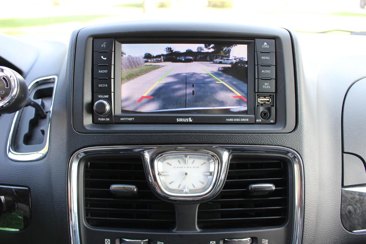Chrysler Town & Country Touring 2016