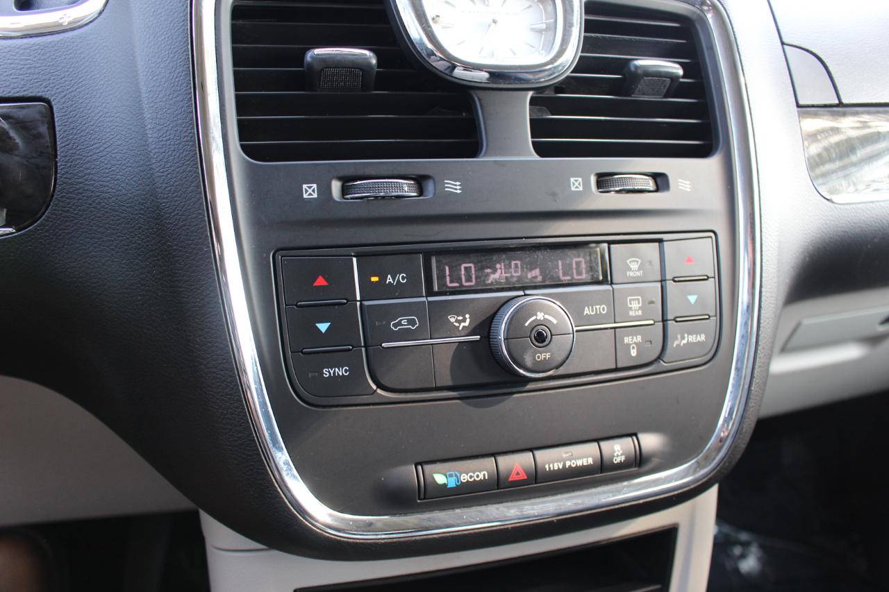 Chrysler Town & Country Touring 2016