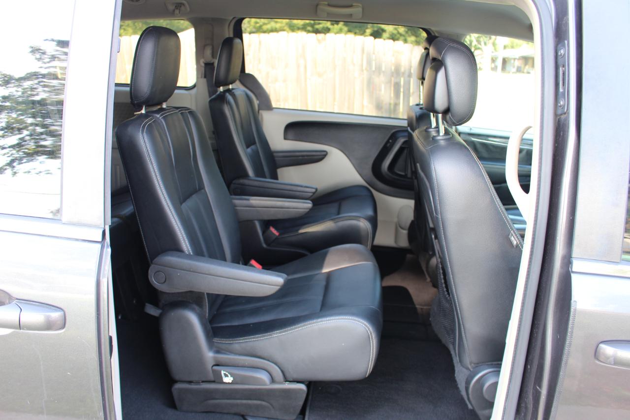Chrysler Town & Country Touring 2016