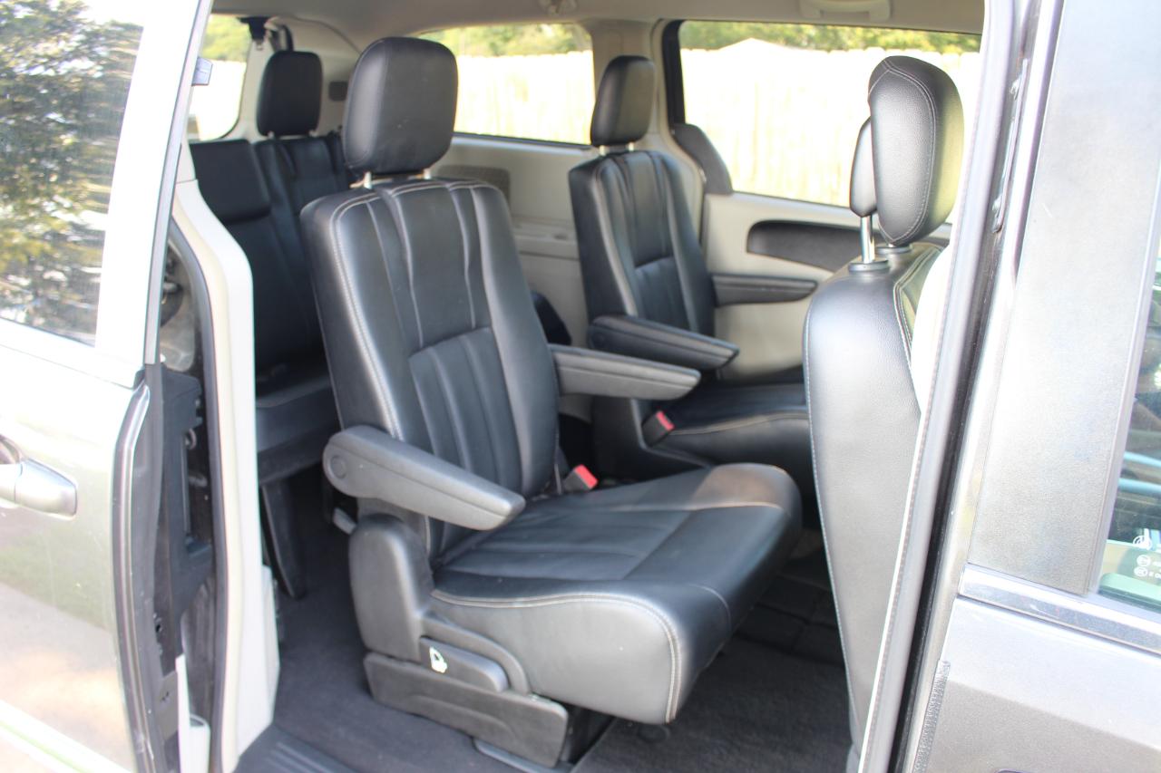 Chrysler Town & Country Touring 2016