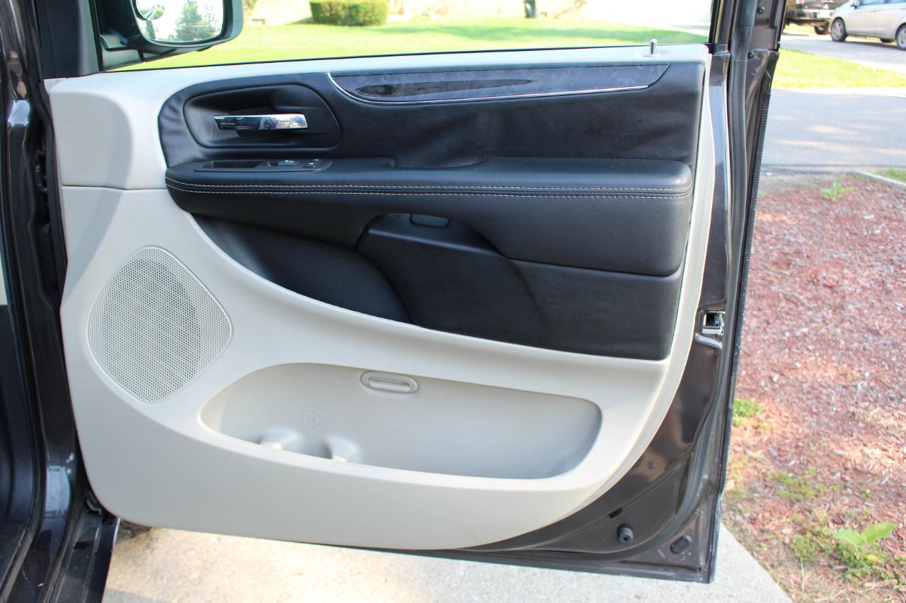 Chrysler Town & Country Touring 2016