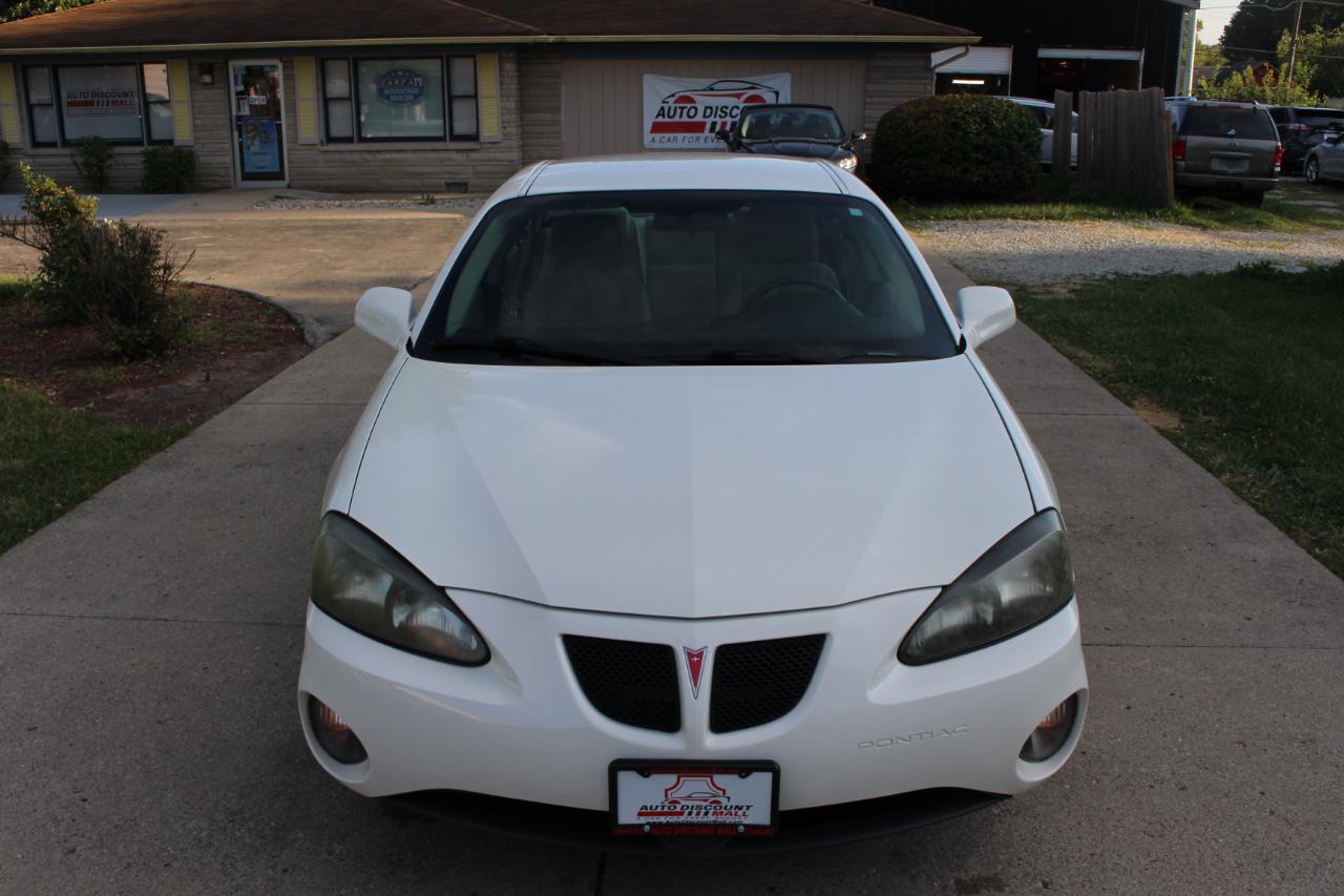 Pontiac Grand Prix Sedan 2008