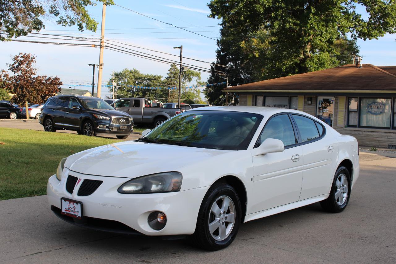 Pontiac Grand Prix Sedan 2008