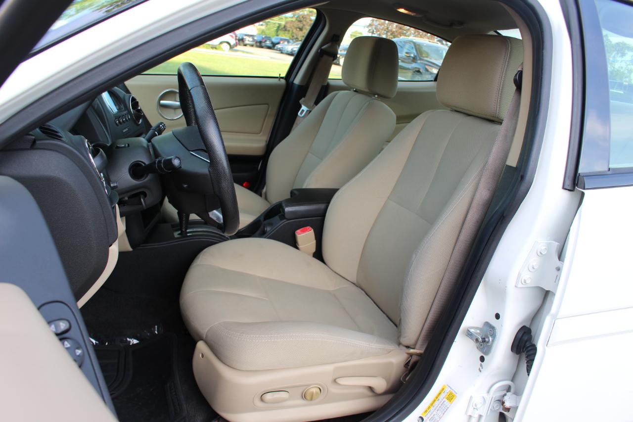 Pontiac Grand Prix Sedan 2008