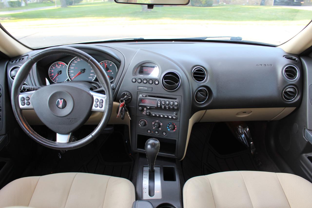 Pontiac Grand Prix Sedan 2008