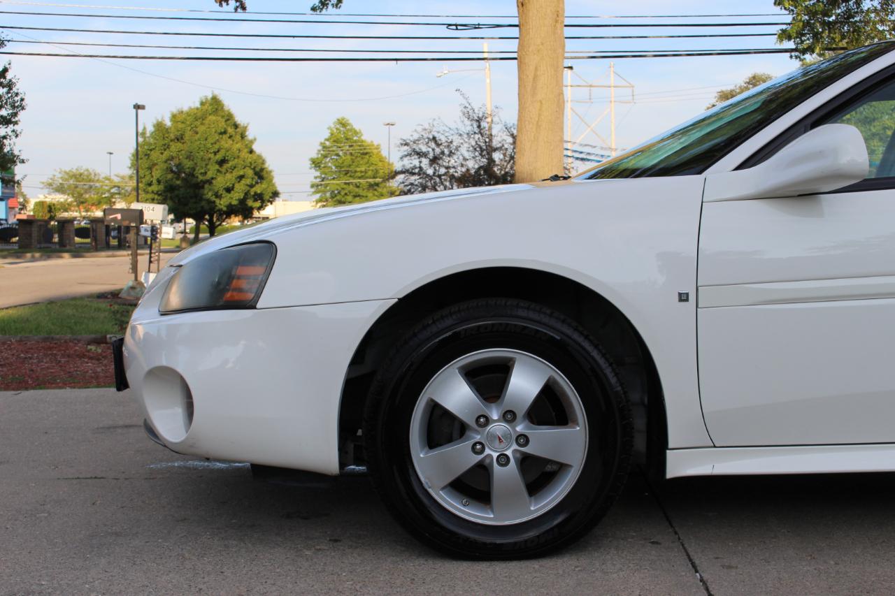 Pontiac Grand Prix Sedan 2008