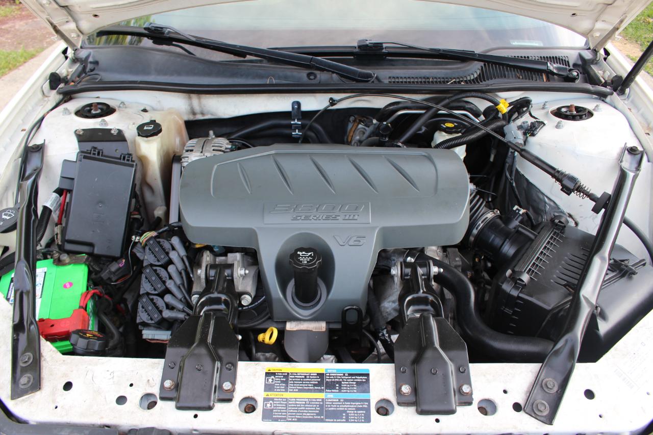 Pontiac Grand Prix Sedan 2008