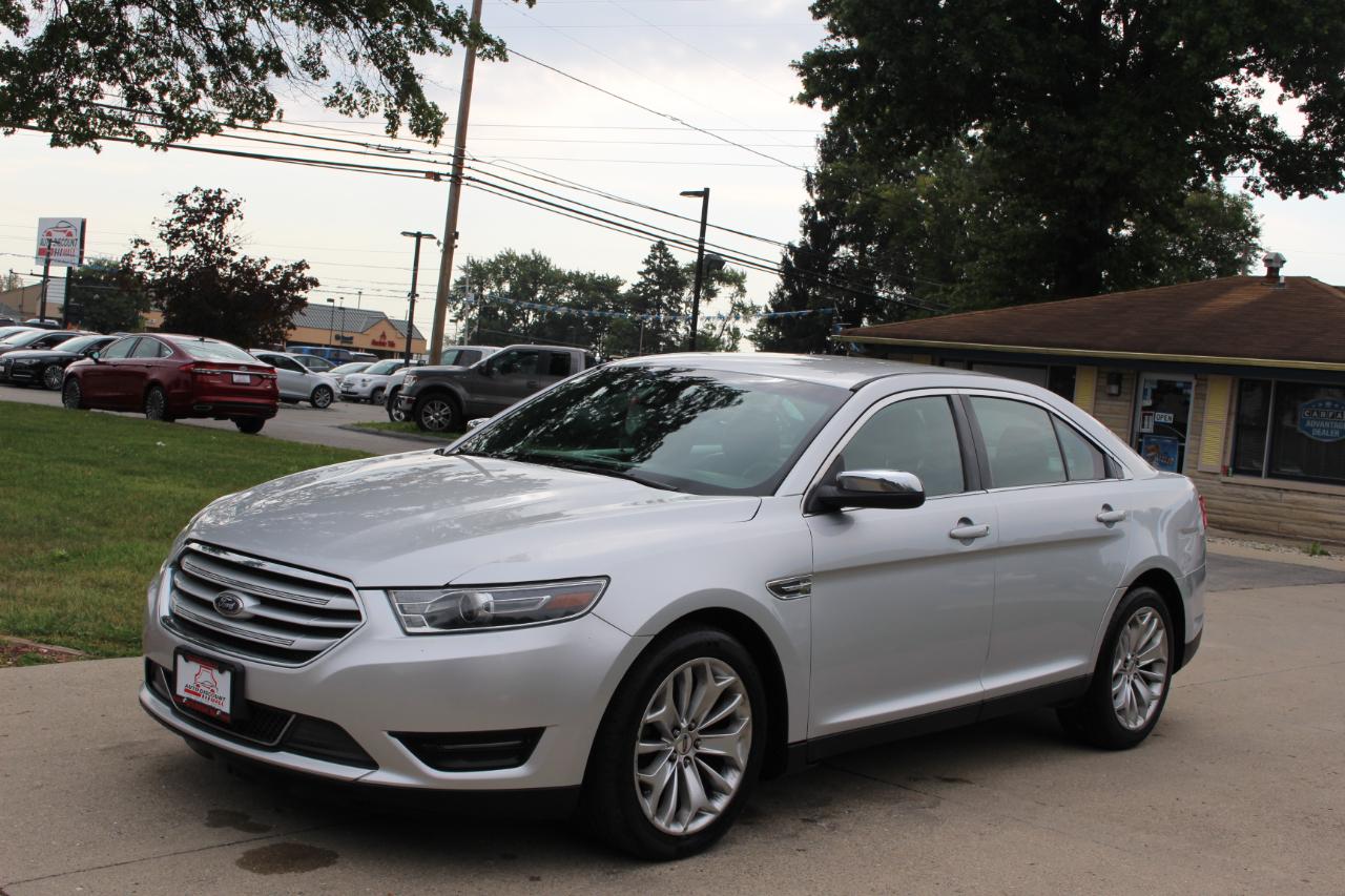 Ford Taurus Limited FWD 2019