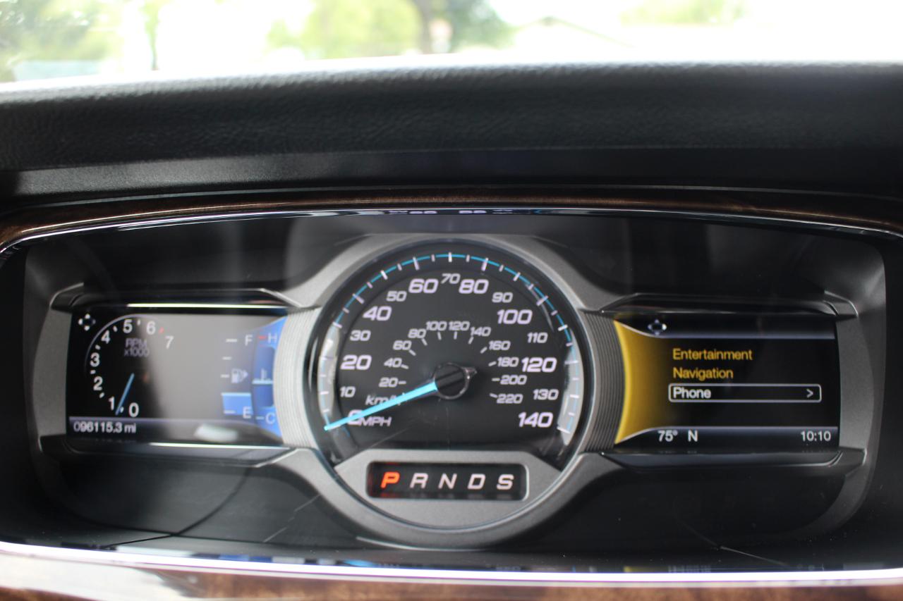 Ford Taurus Limited FWD 2019