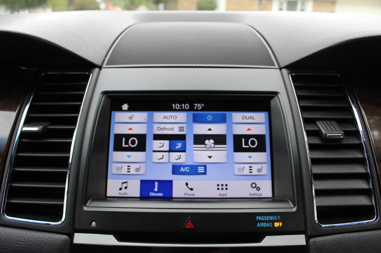 Ford Taurus Limited FWD 2019