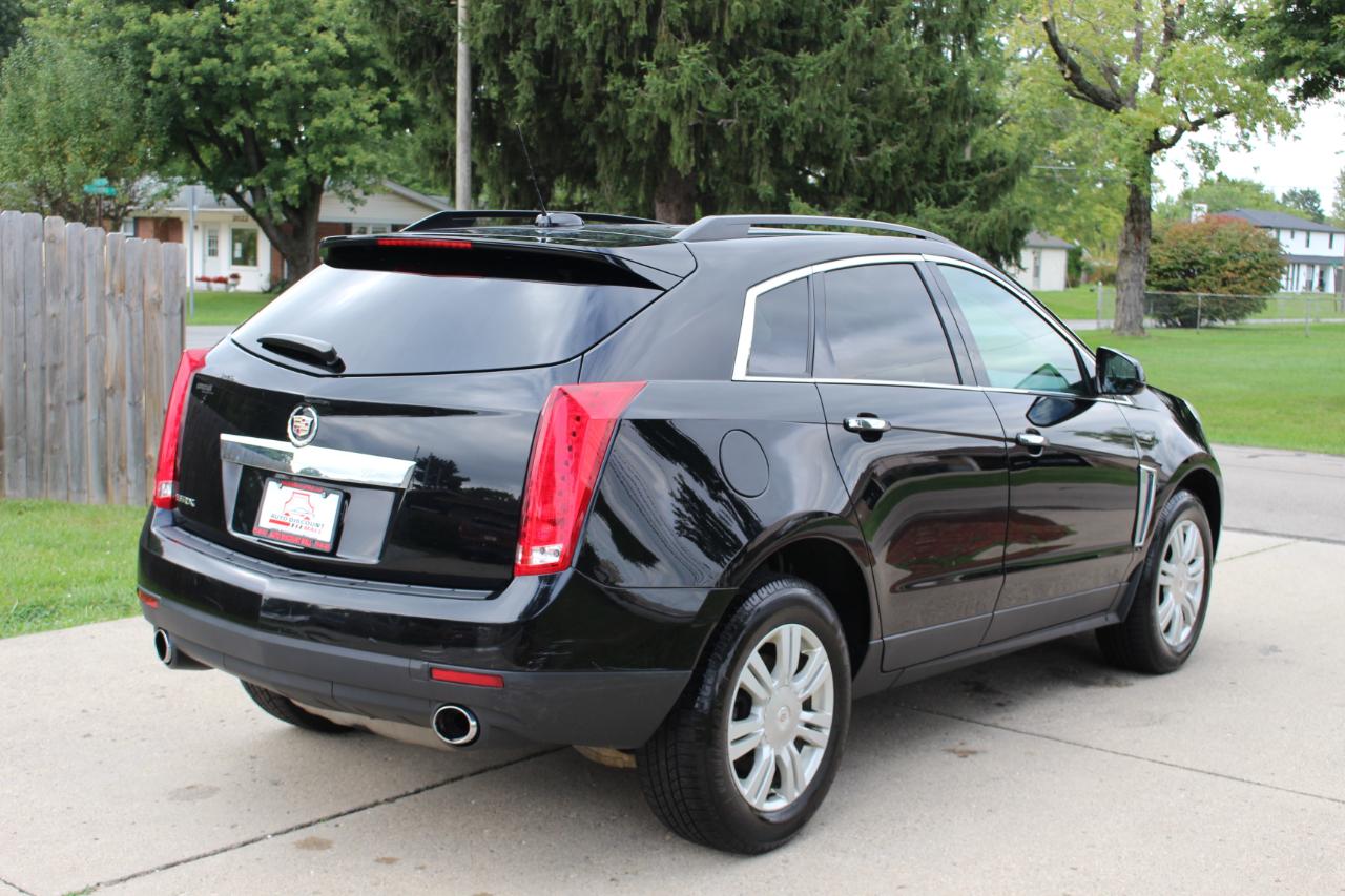 Cadillac SRX Base 2015