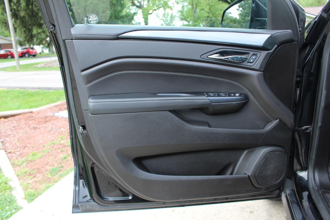 Cadillac SRX Base 2015