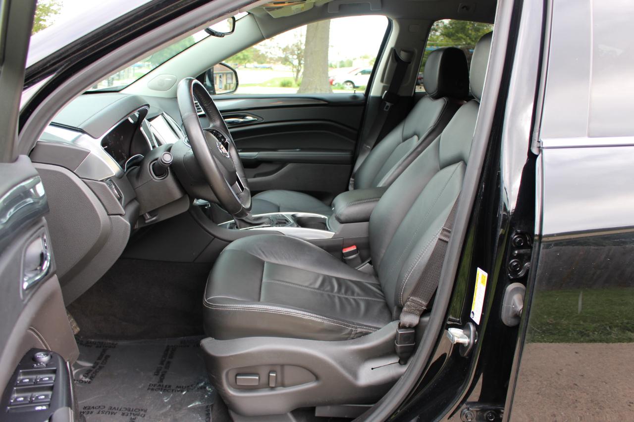 Cadillac SRX Base 2015
