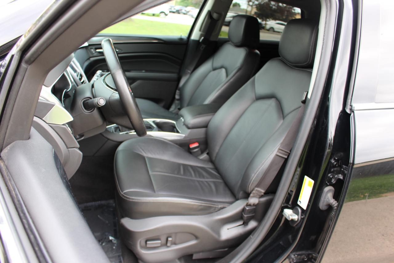 Cadillac SRX Base 2015
