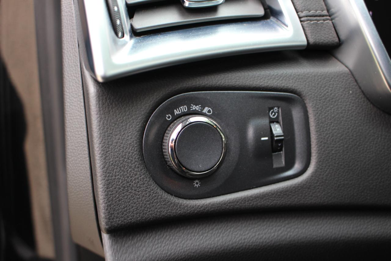 Cadillac SRX Base 2015