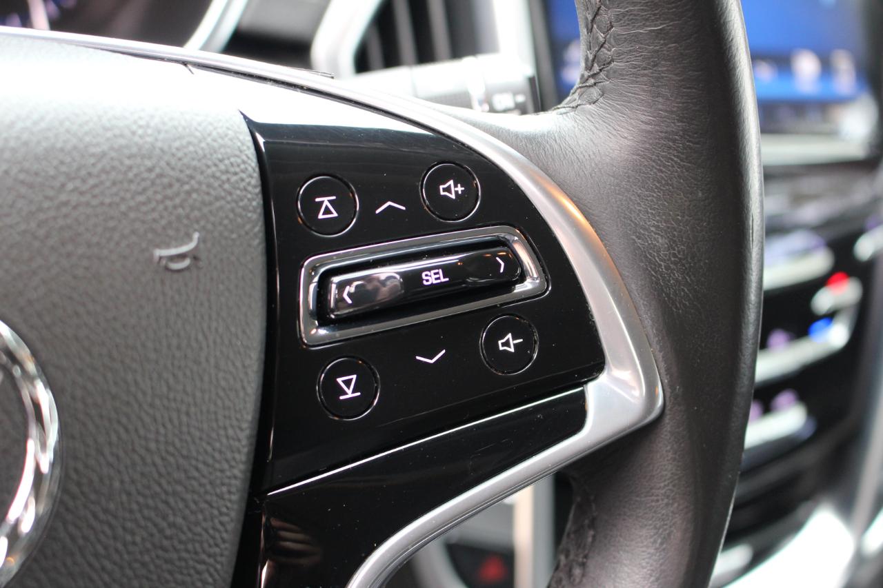Cadillac SRX Base 2015